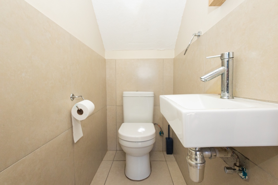 To Let 3 Bedroom Property for Rent in Windsor Park Estate Western Cape